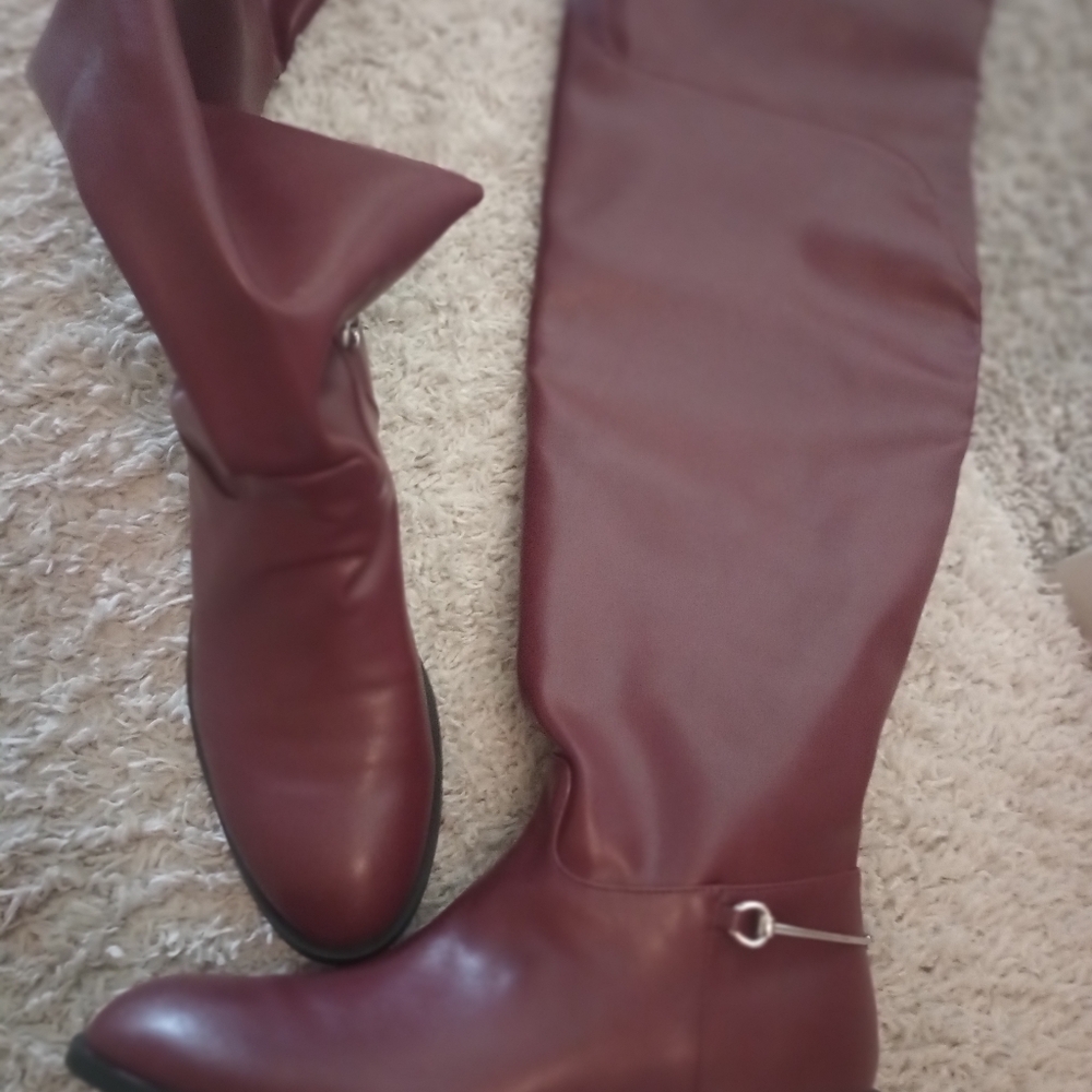 Women's Burgundy Knee-High Boots - Picture 4 of 5